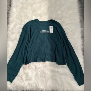 NWT. Hollister. Easy Cozy Ribbed Long-Sleeve Logo Graphic Tee. XS Dark Teal.